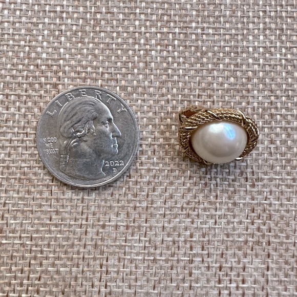 Dior Pearl Earrings - Picture 3 of 4